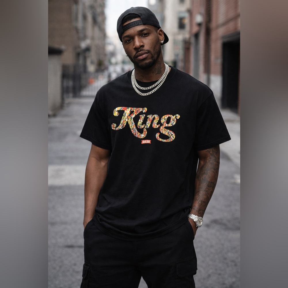 AKOO Men’s Black “KING” Script Graphic T-Shirt